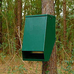 Steel Tree Deer Feeder